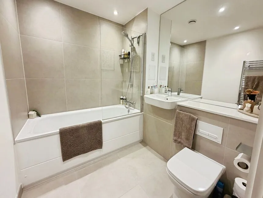 Pitcher Lane, Ashford, TW15, photo 11