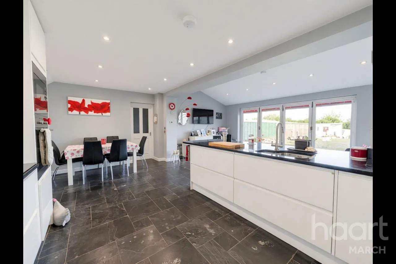 Herne Road, Ramsey St Mary's, PE26, photo 3