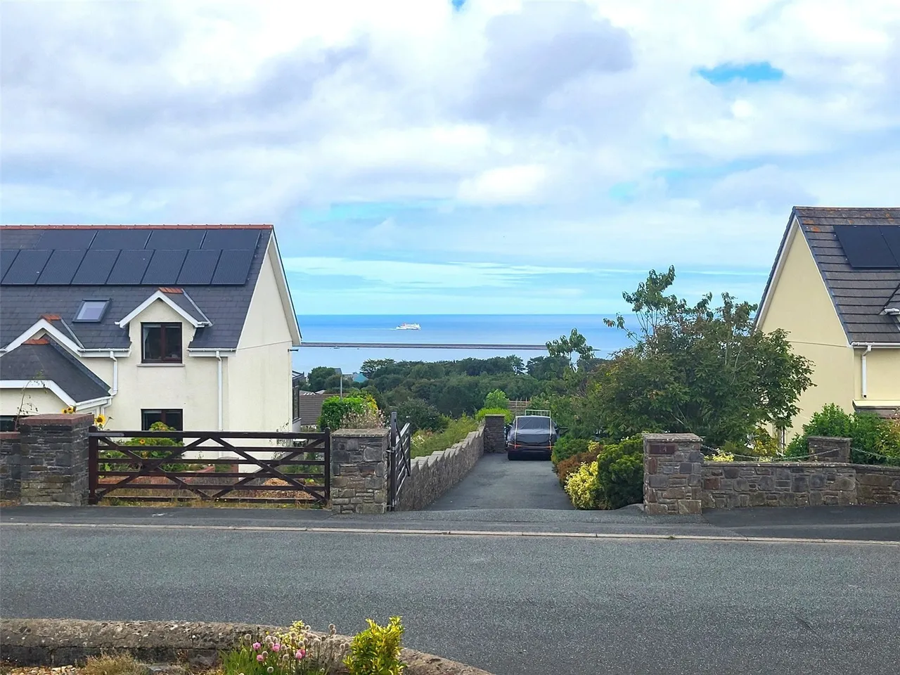 Heol Caradog, Fishguard, SA65, photo 2