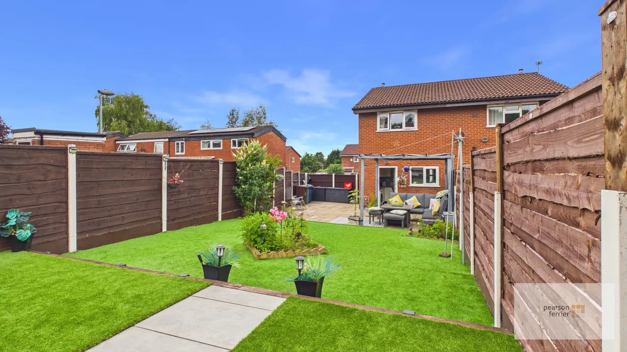 Wheatfield Close, Bury, BL9 6XD, photo 2