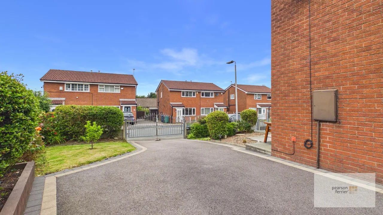 Wheatfield Close, Bury, BL9 6XD, photo 14
