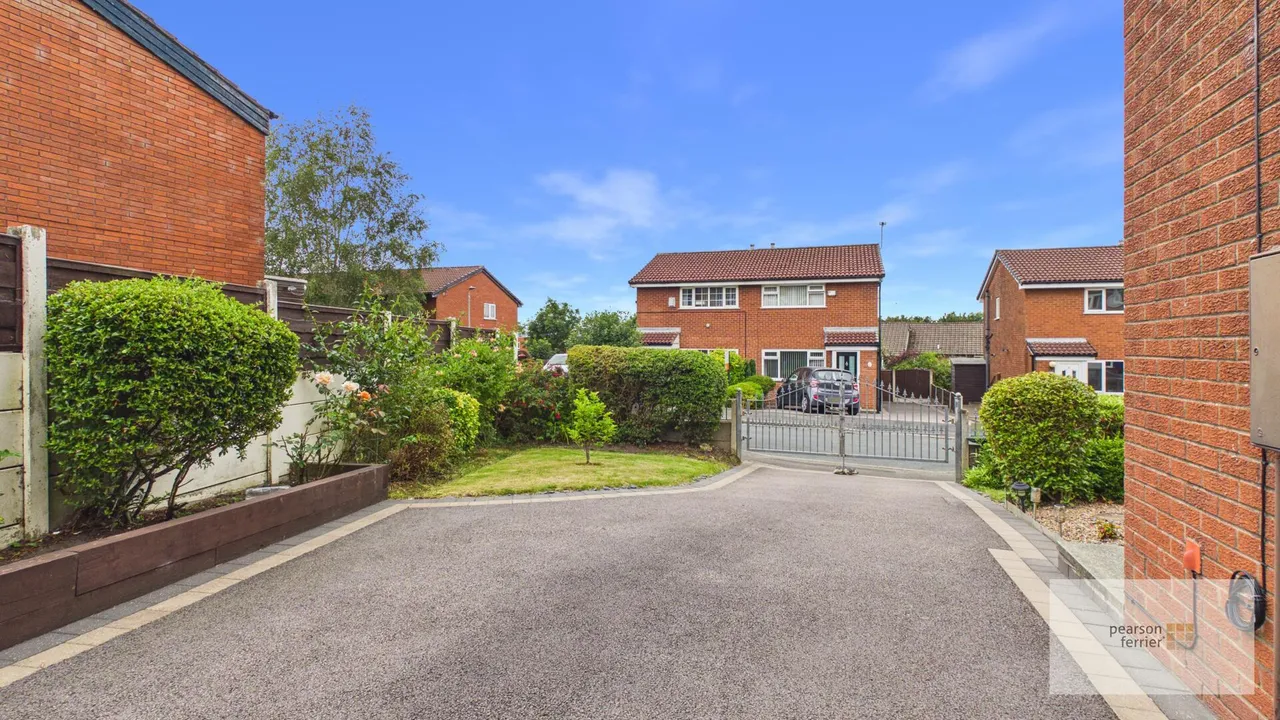 Wheatfield Close, Bury, BL9 6XD, photo 13