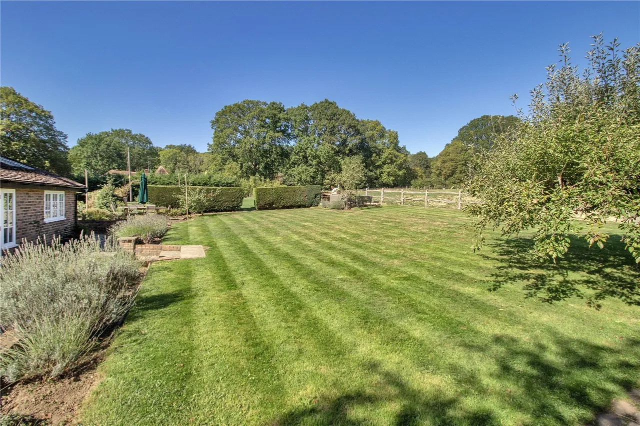 Hinksden Road, Benenden, TN17, photo 10