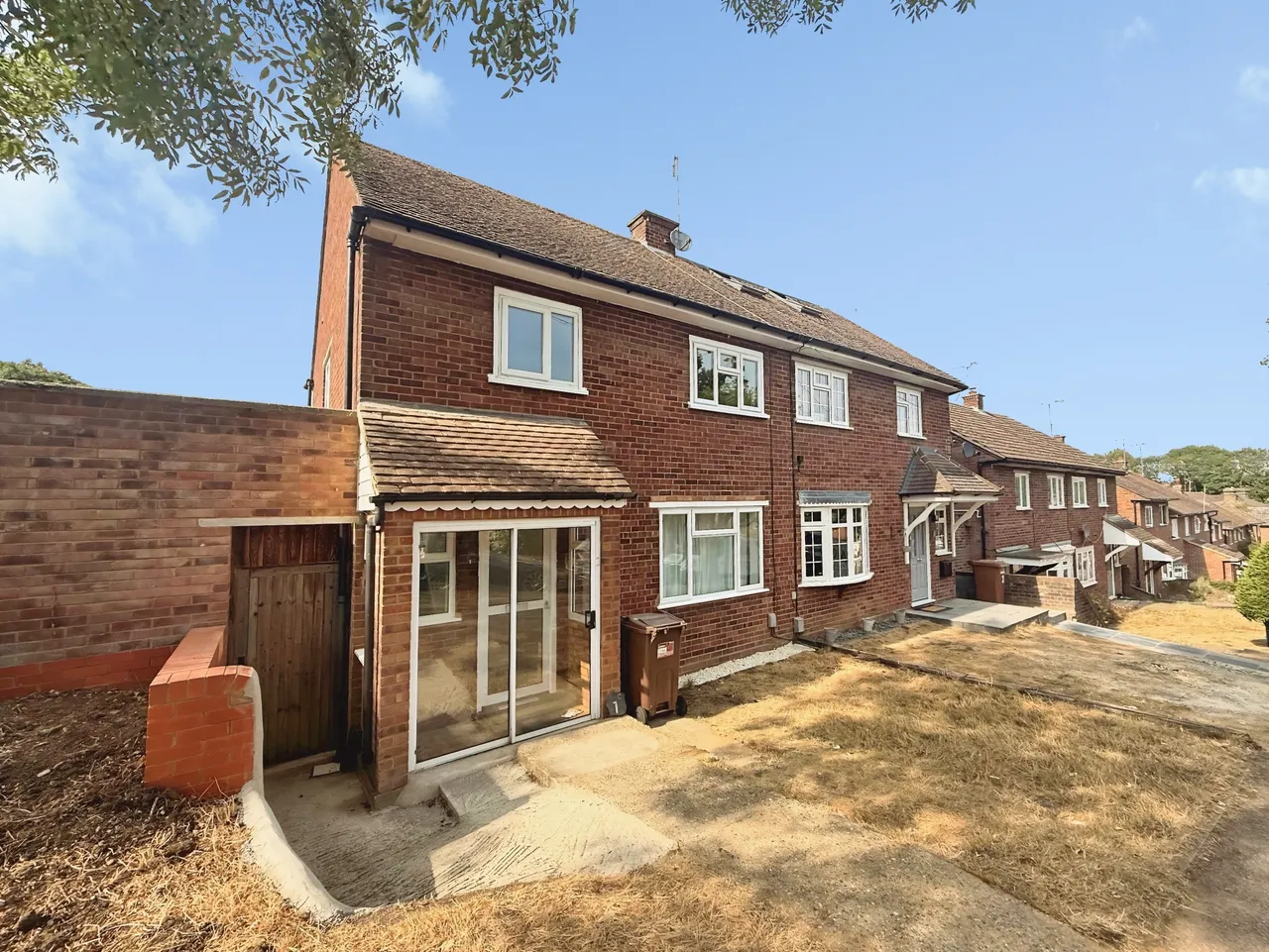 3 bed house to rent — Red House Close, WARE