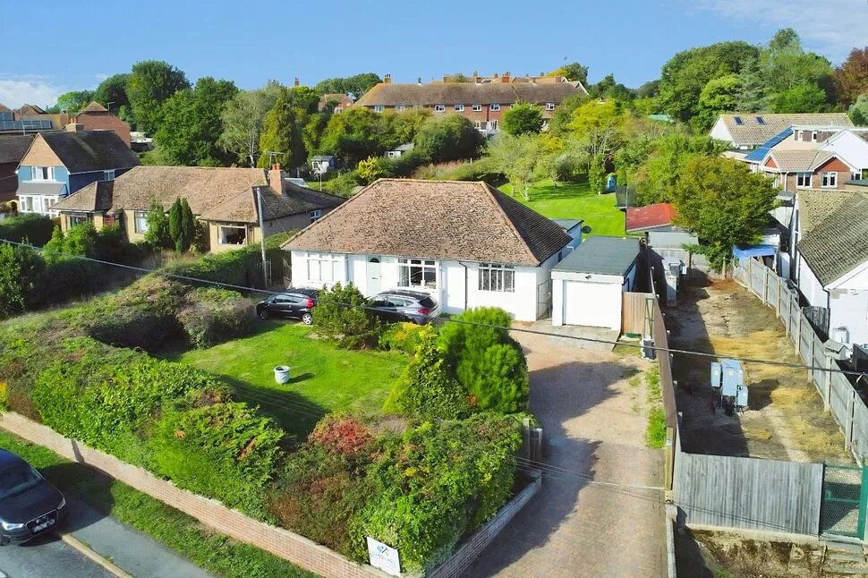 3 bed house for sale, Main Road, Icklesham, TN36