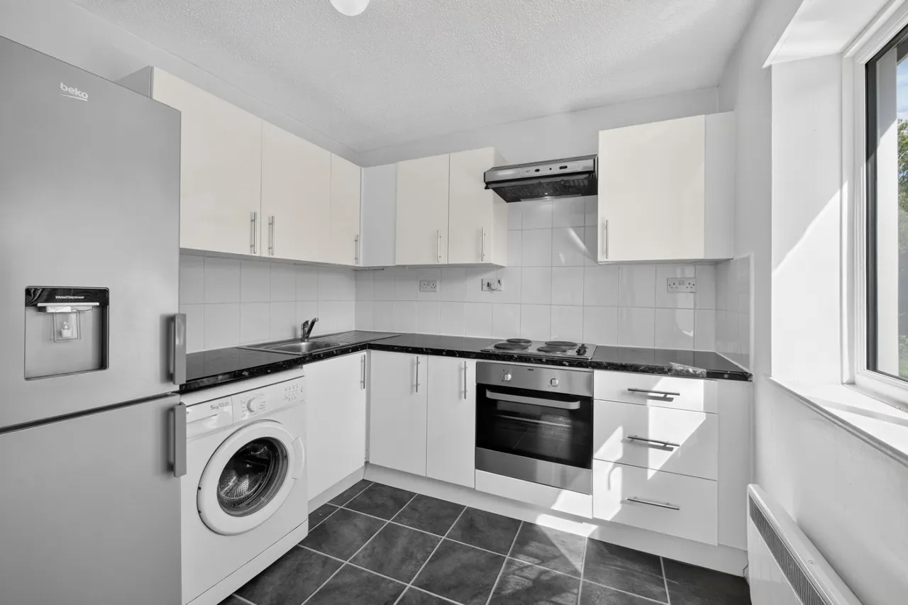 Ullathorne Road, London, SW16, photo 5