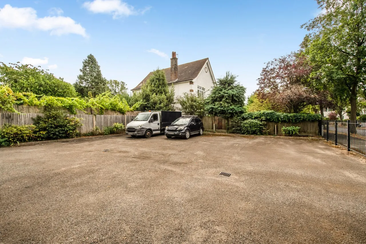 Ullathorne Road, London, SW16, photo 9
