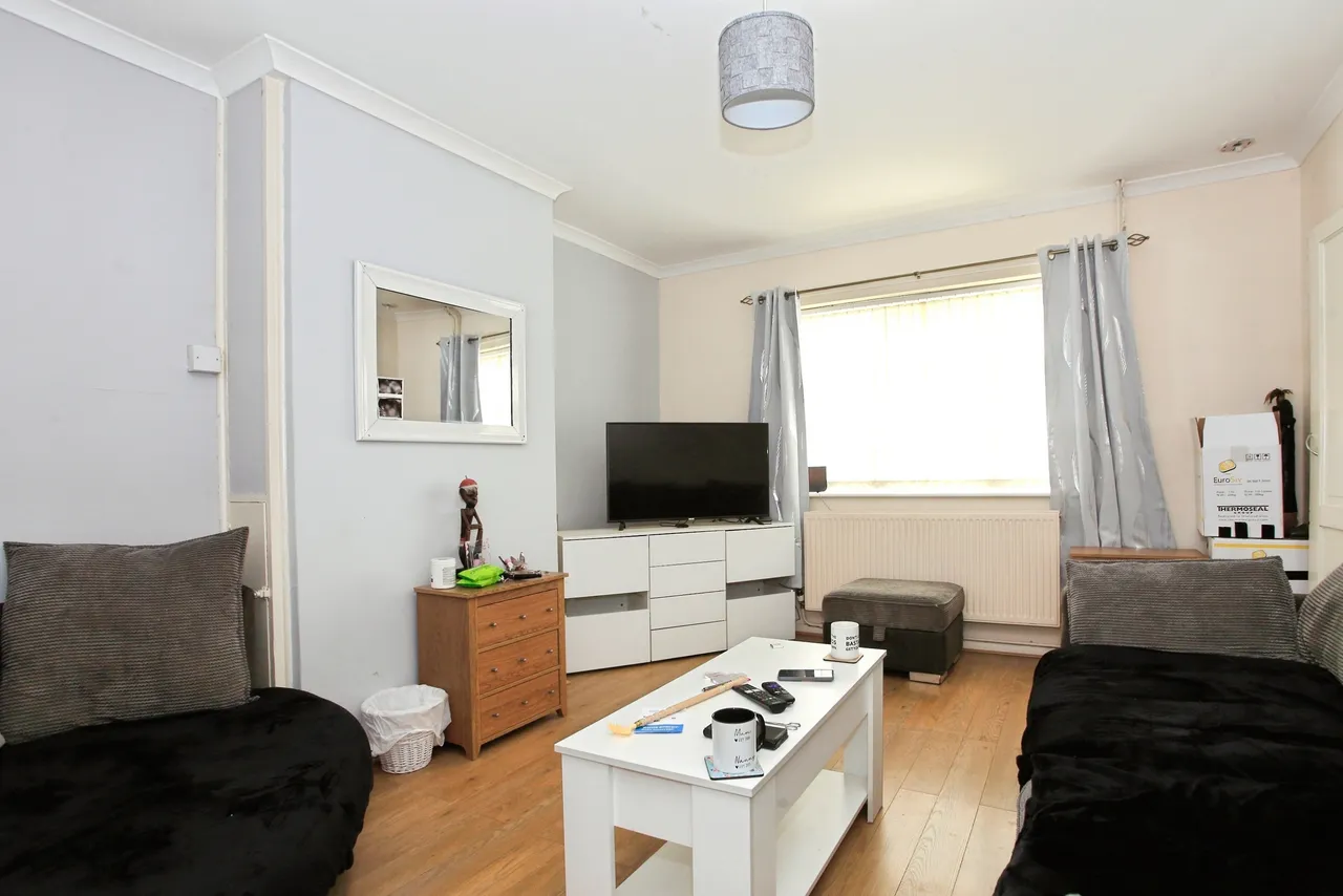 2 bed house for sale, Lutton Grove, Peterborough, PE3