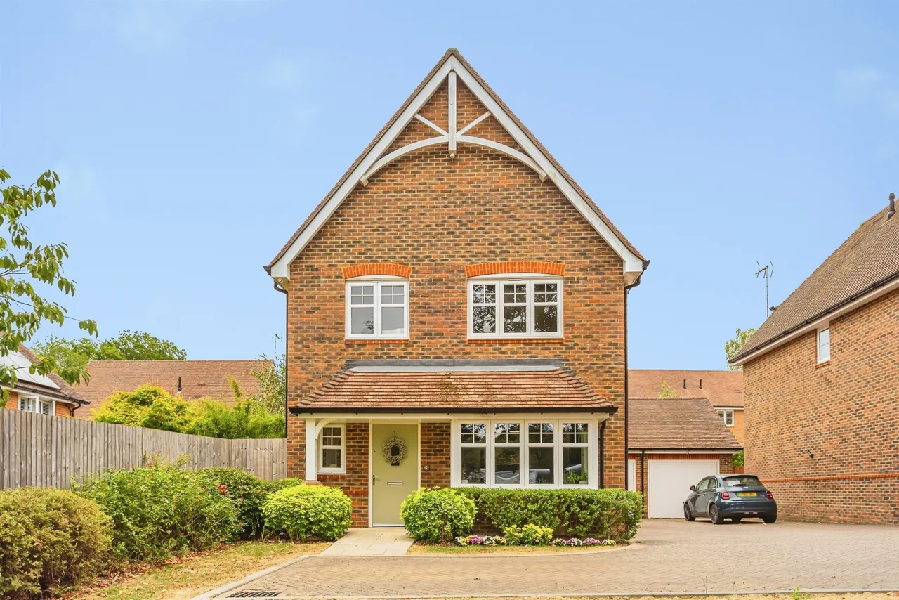 Mill Rose Way, Burgess Hill, RH15, photo 13