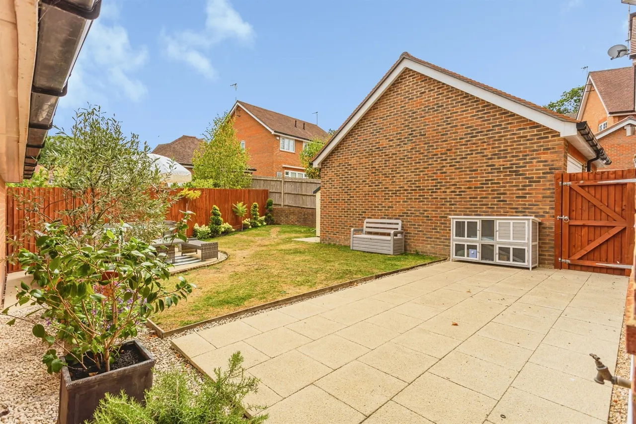 Mill Rose Way, Burgess Hill, RH15, photo 23