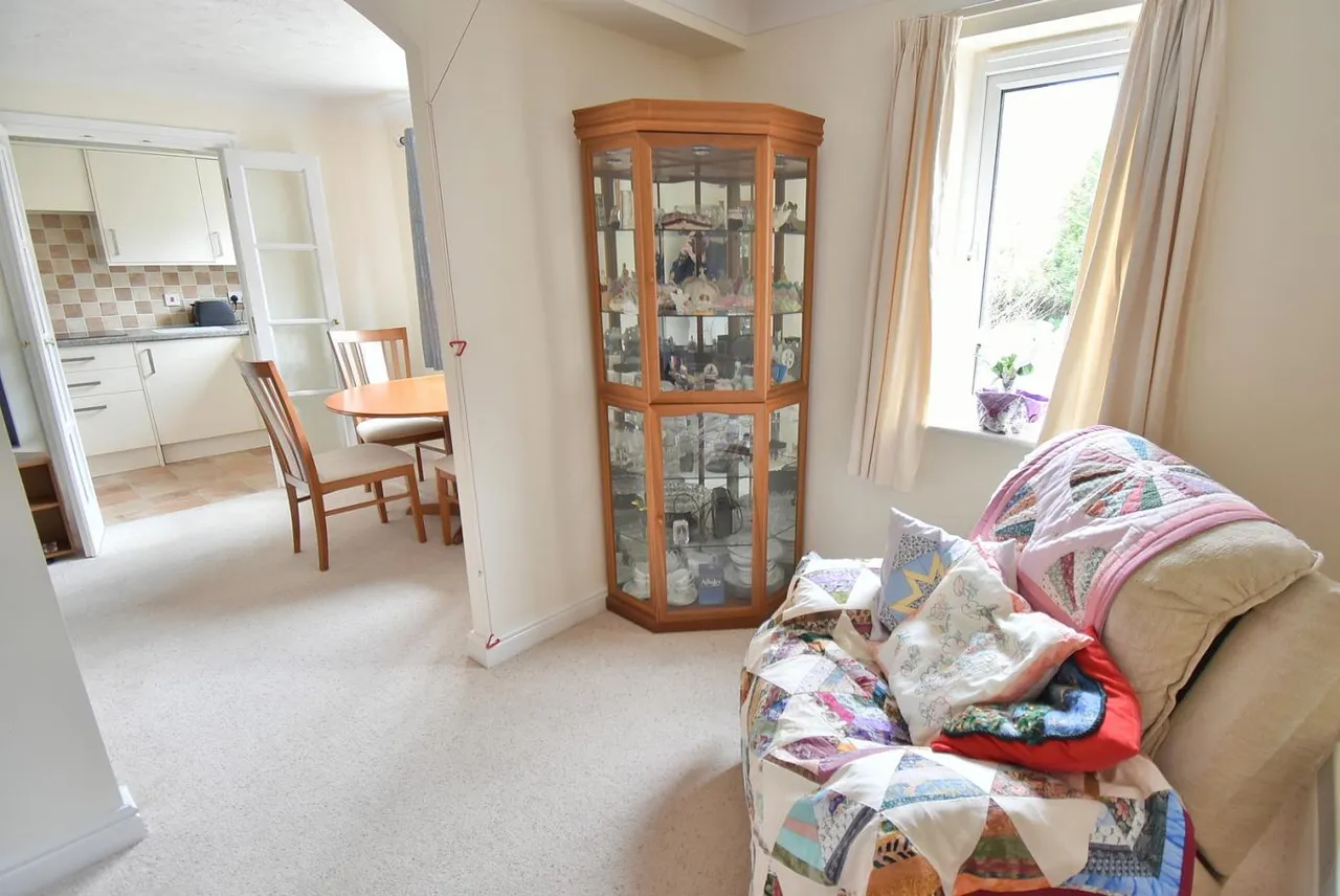 St Georges Court, BH22, photo 9