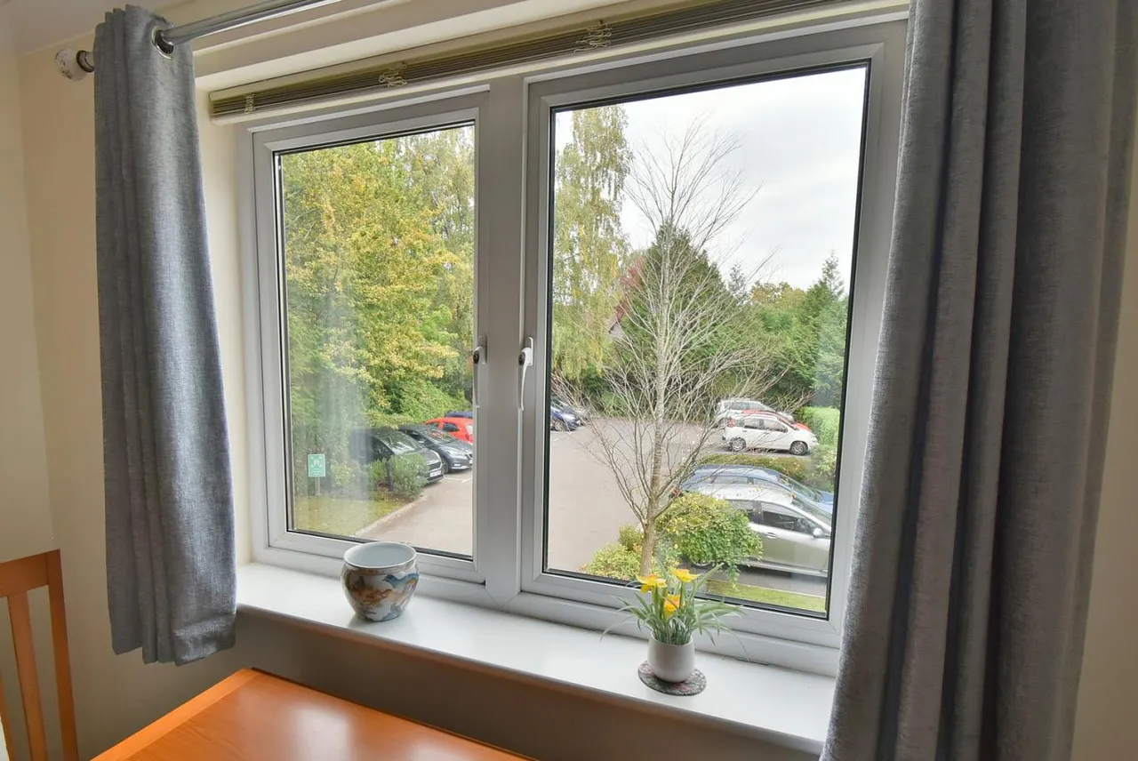 St Georges Court, BH22, photo 8