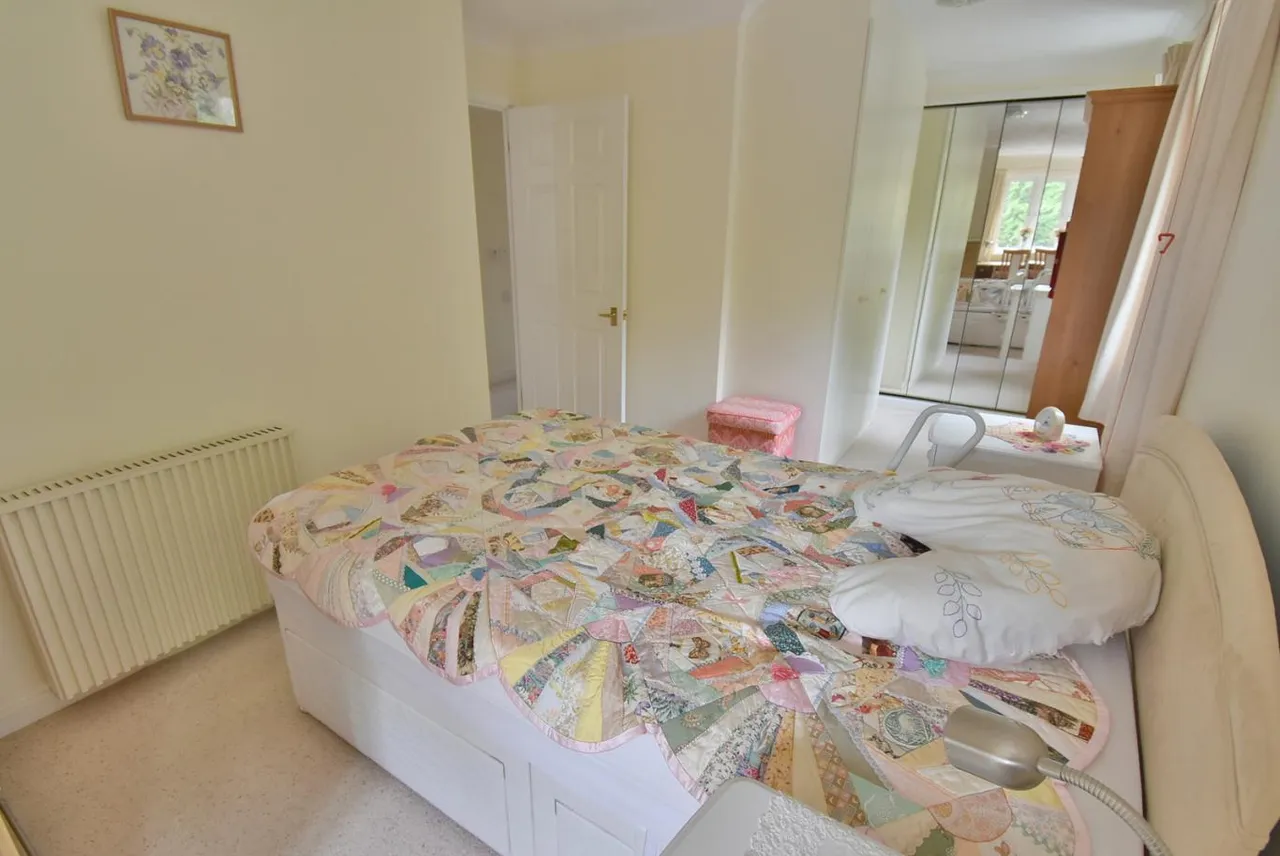 St Georges Court, BH22, photo 12