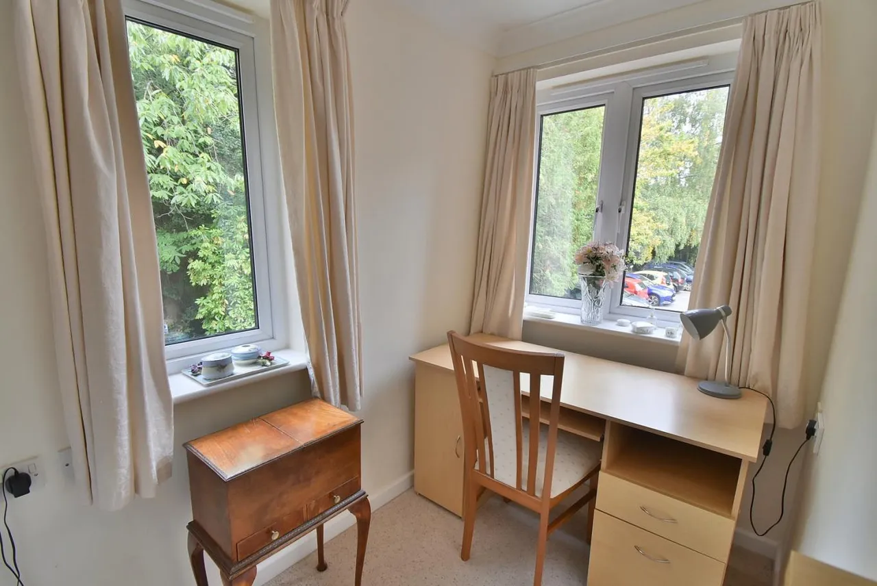 St Georges Court, BH22, photo 13