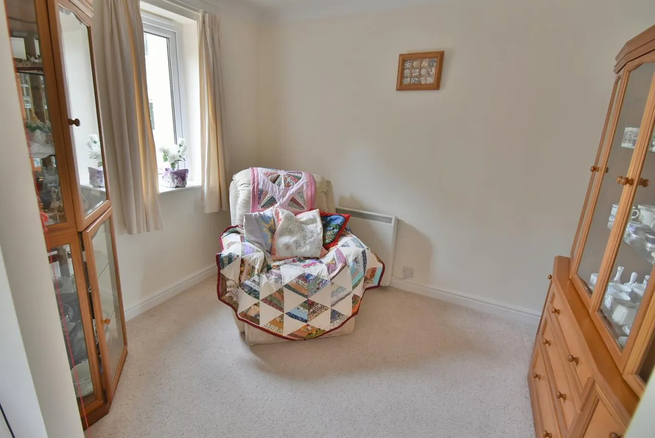 St Georges Court, BH22, photo 10