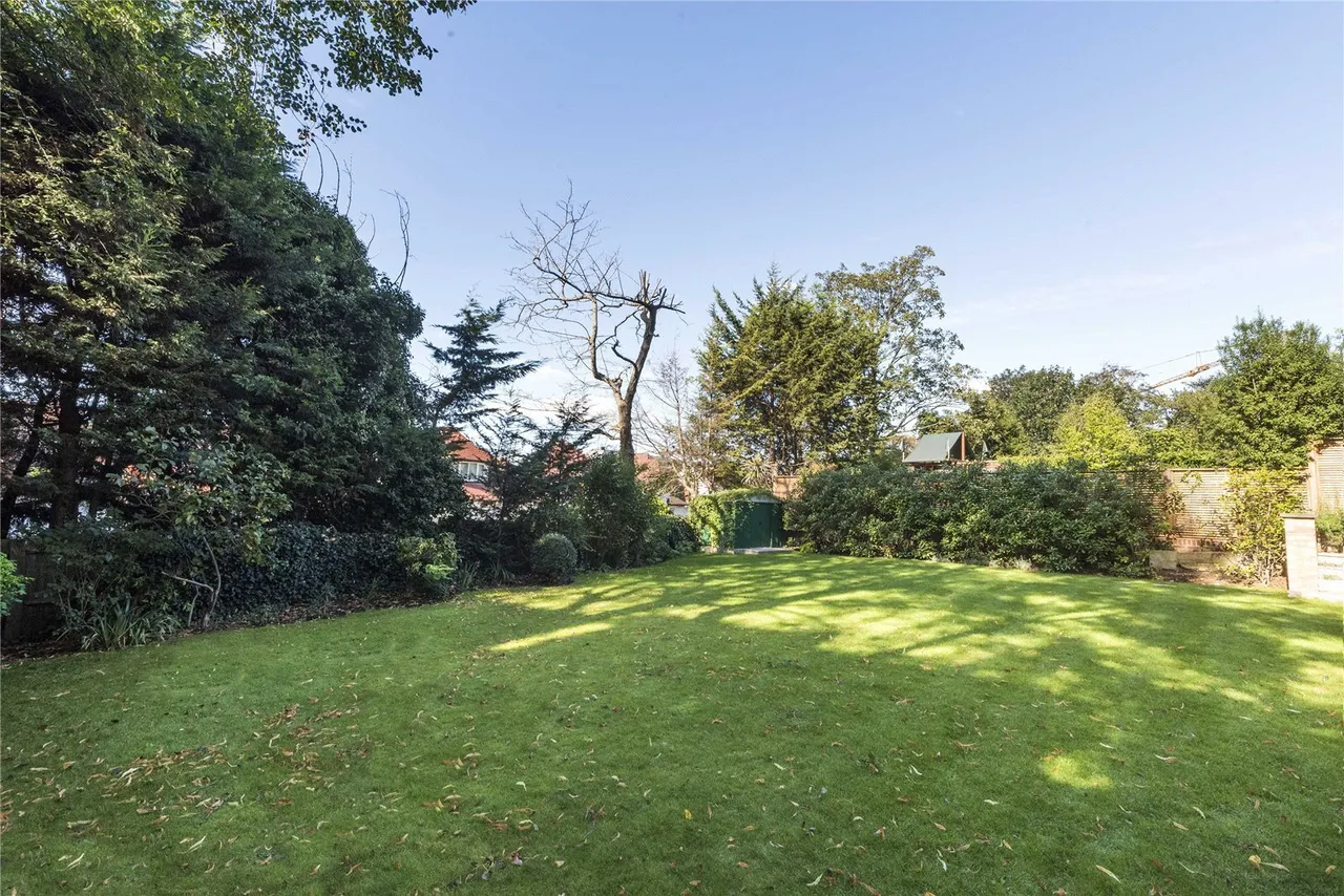 West Heath Road, London, NW3, photo 7