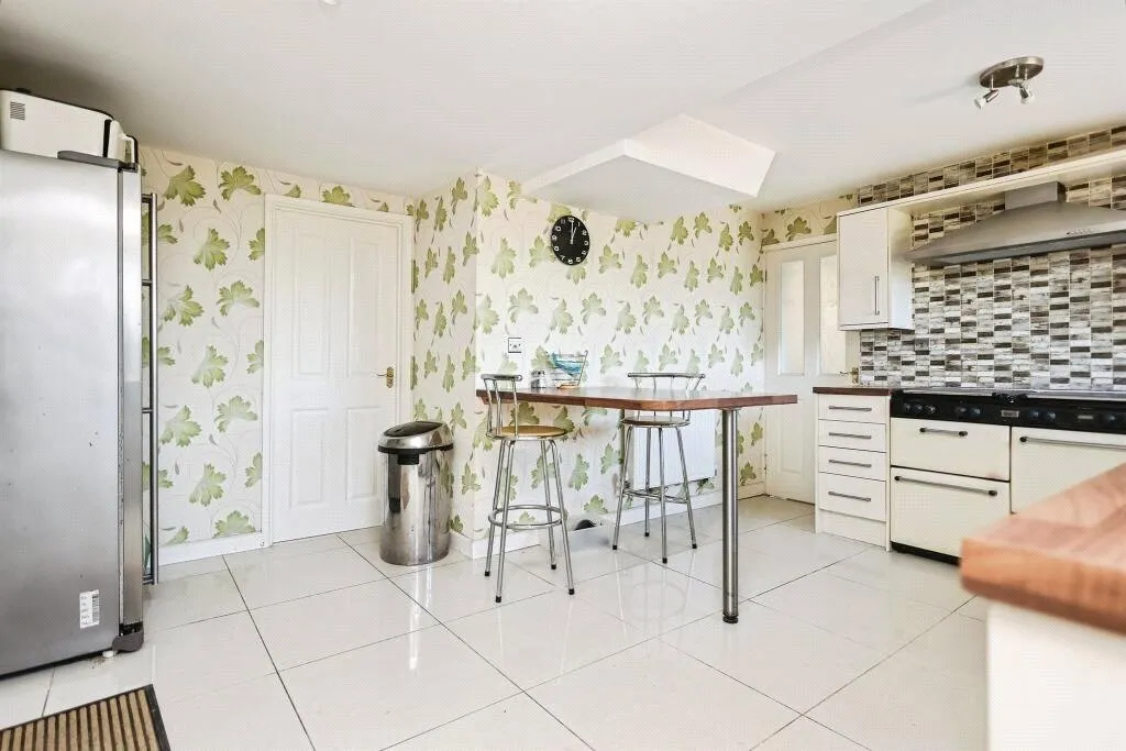 Kings Road, Kings Heath, B14, photo 5