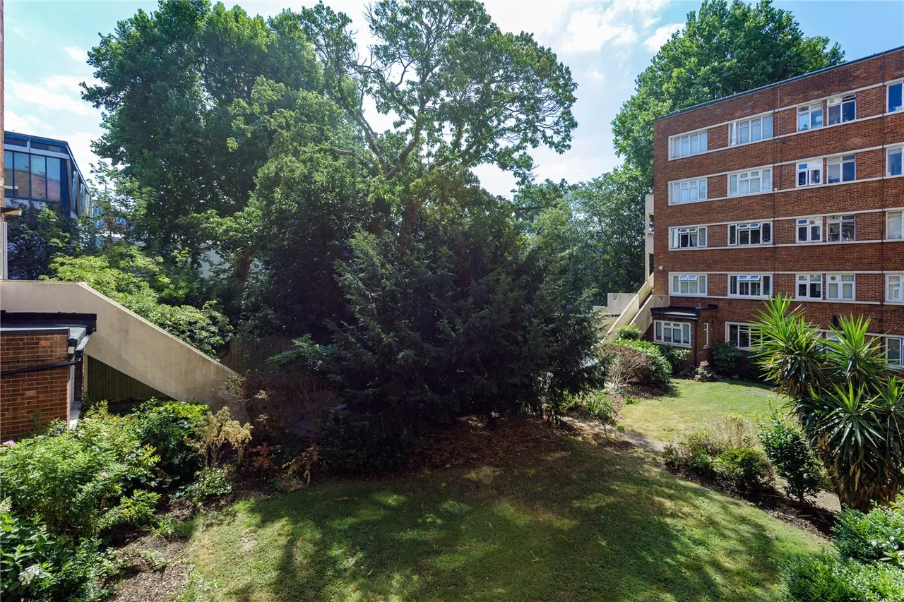 Upper Richmond Road, London, SW15, photo 6