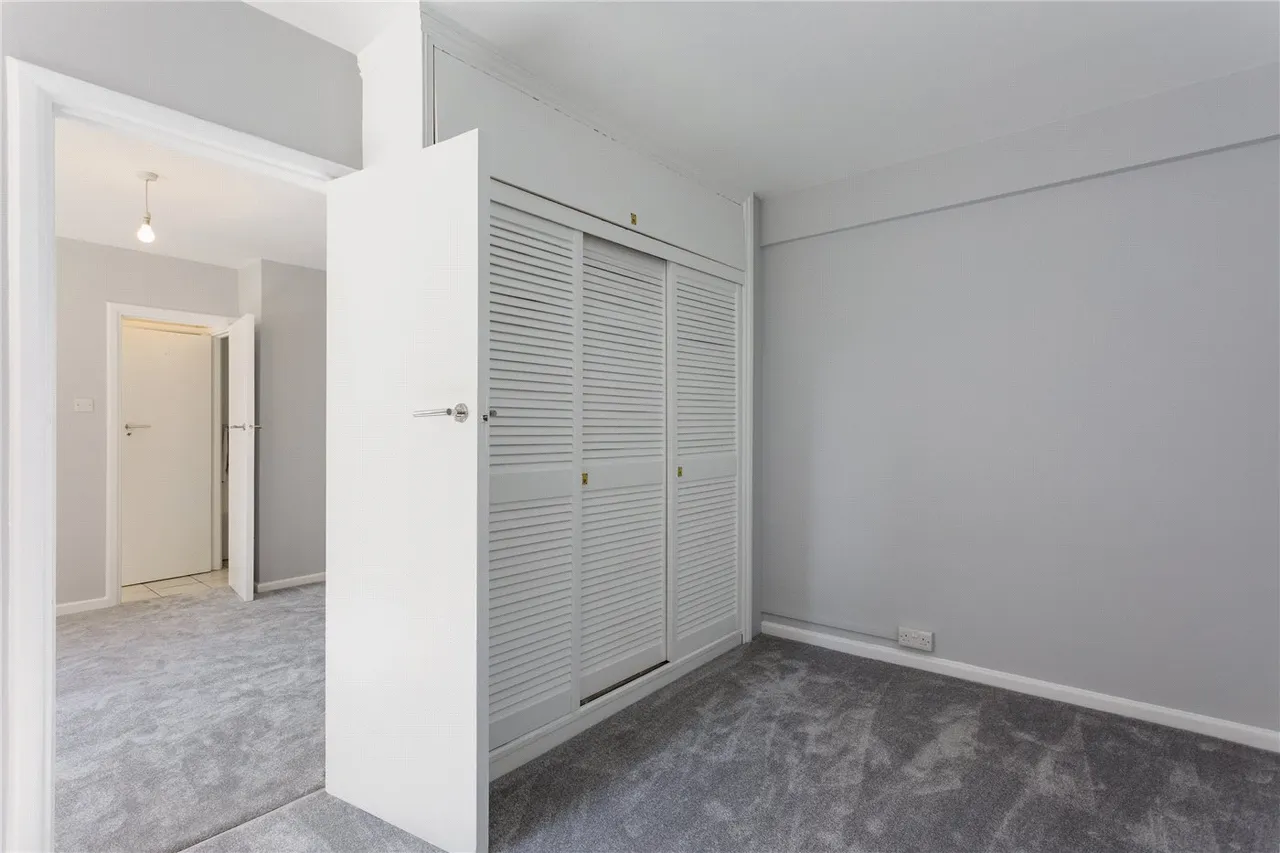 Upper Richmond Road, London, SW15, photo 5