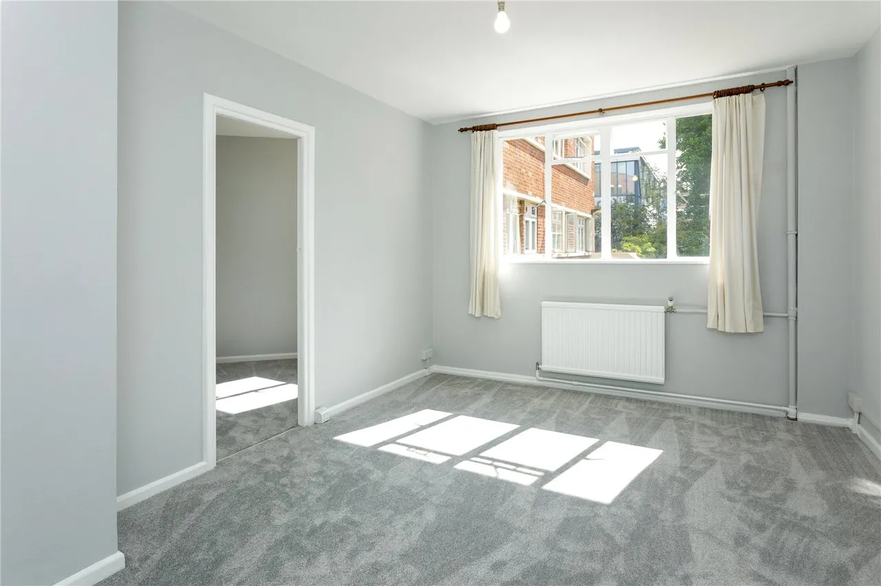 Upper Richmond Road, London, SW15, photo 4