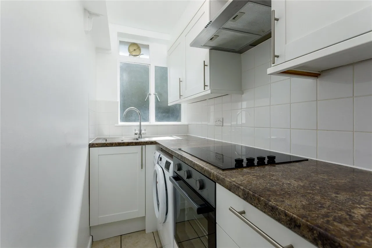 Upper Richmond Road, London, SW15, photo 3