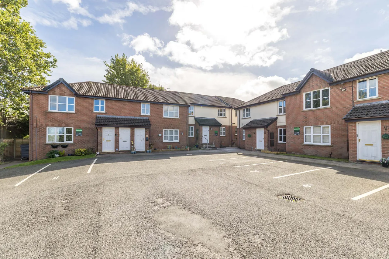 2 bed flat for sale, St. James Court, Standish, WN6