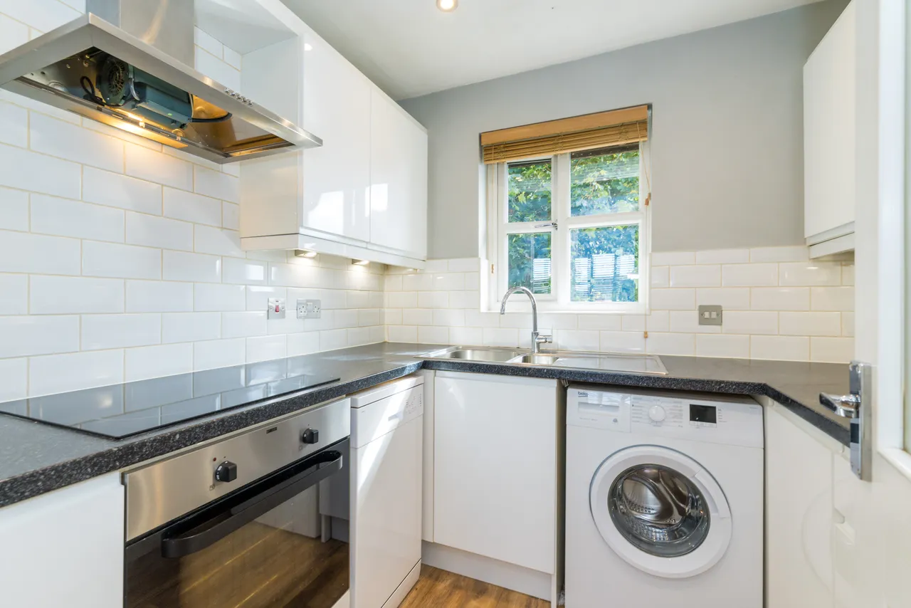 St. James Court, Standish, WN6, photo 2