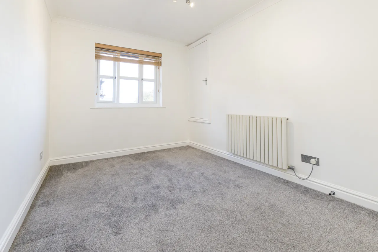 St. James Court, Standish, WN6, photo 12