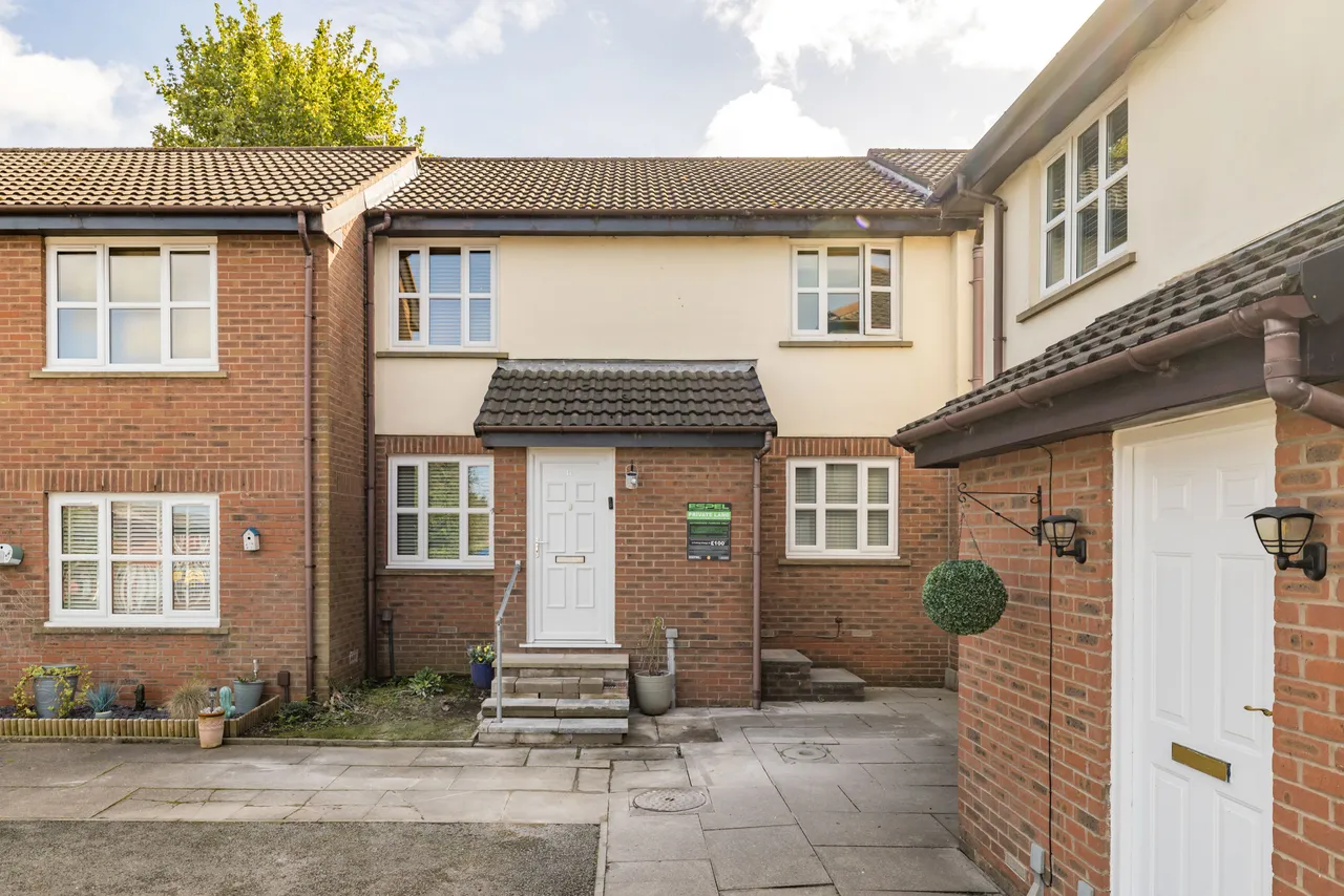 St. James Court, Standish, WN6, photo 5