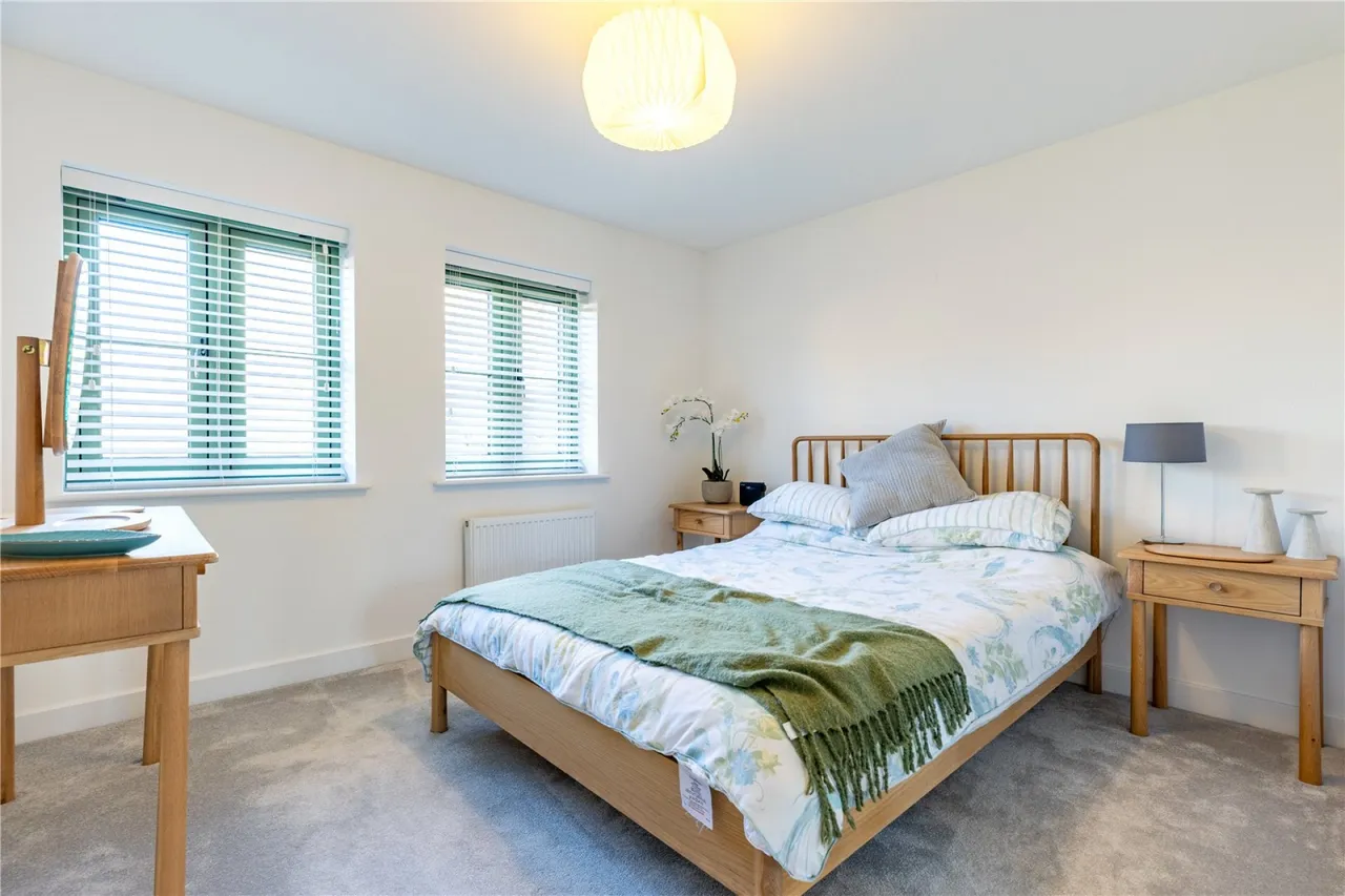 Clappen Close, Cirencester, GL7, photo 10