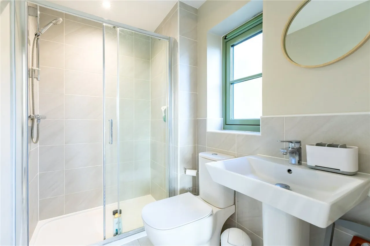 Clappen Close, Cirencester, GL7, photo 14