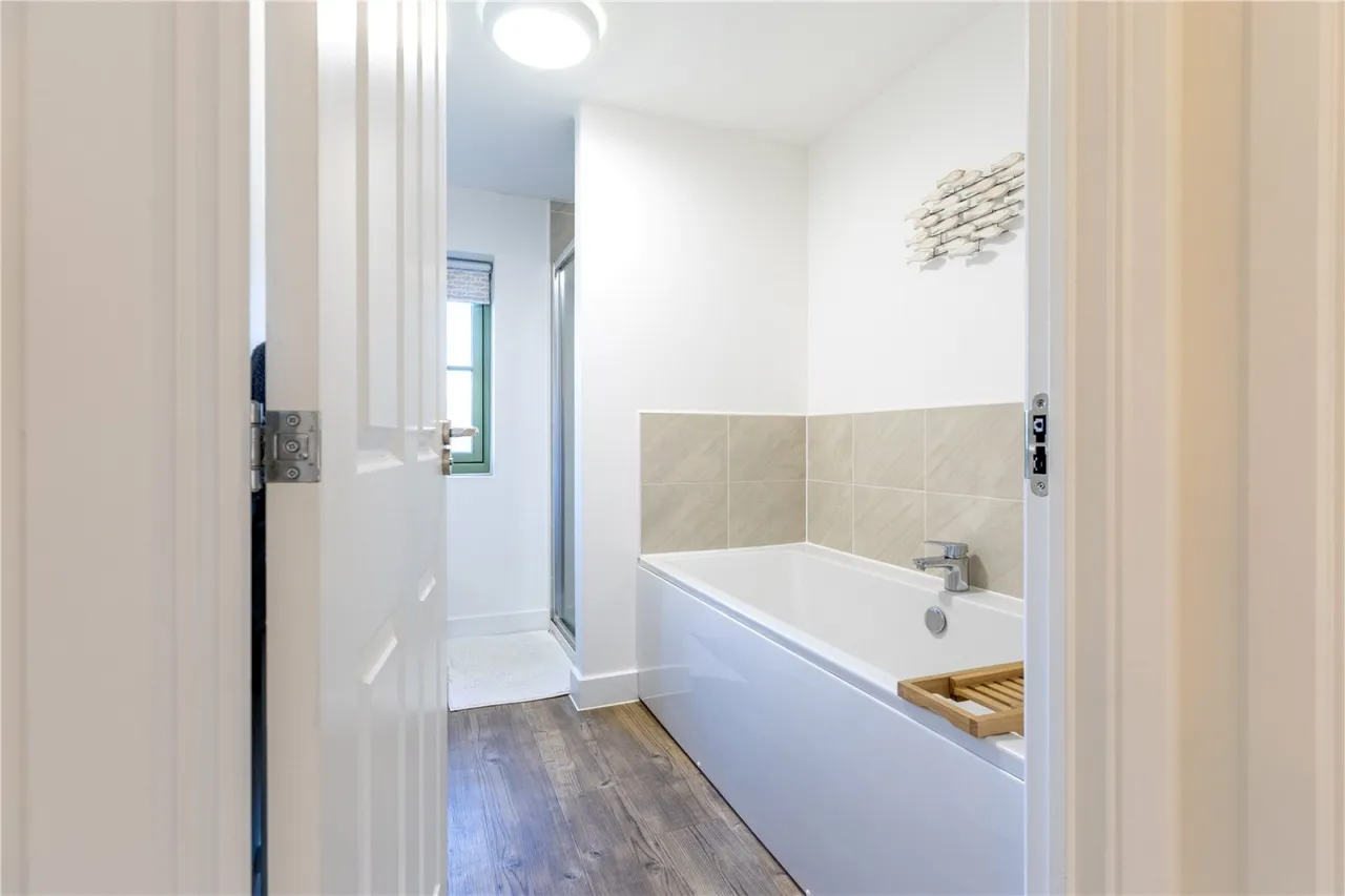 Clappen Close, Cirencester, GL7, photo 15