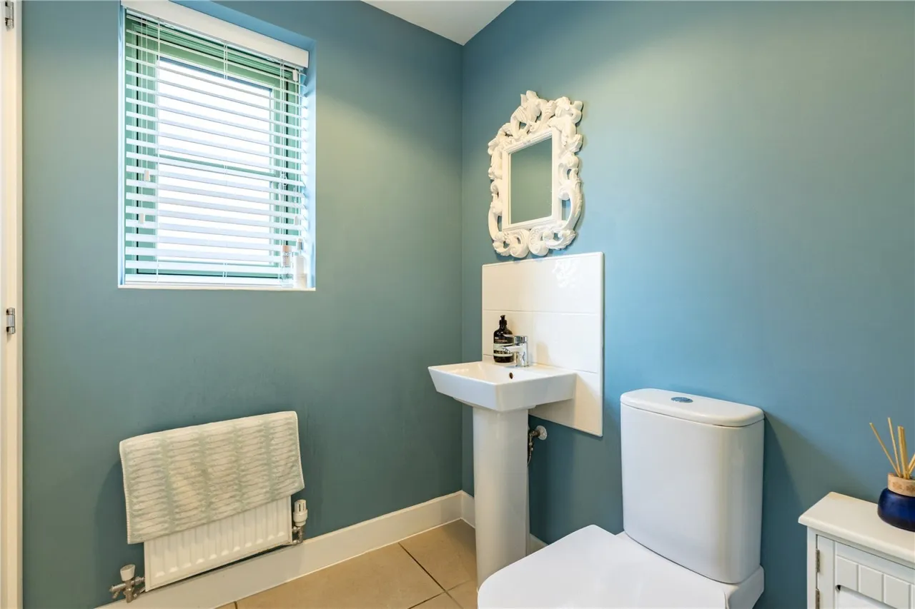 Clappen Close, Cirencester, GL7, photo 9