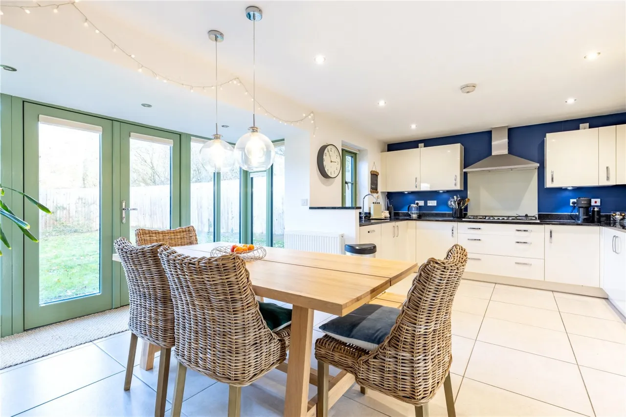 Clappen Close, Cirencester, GL7, photo 2