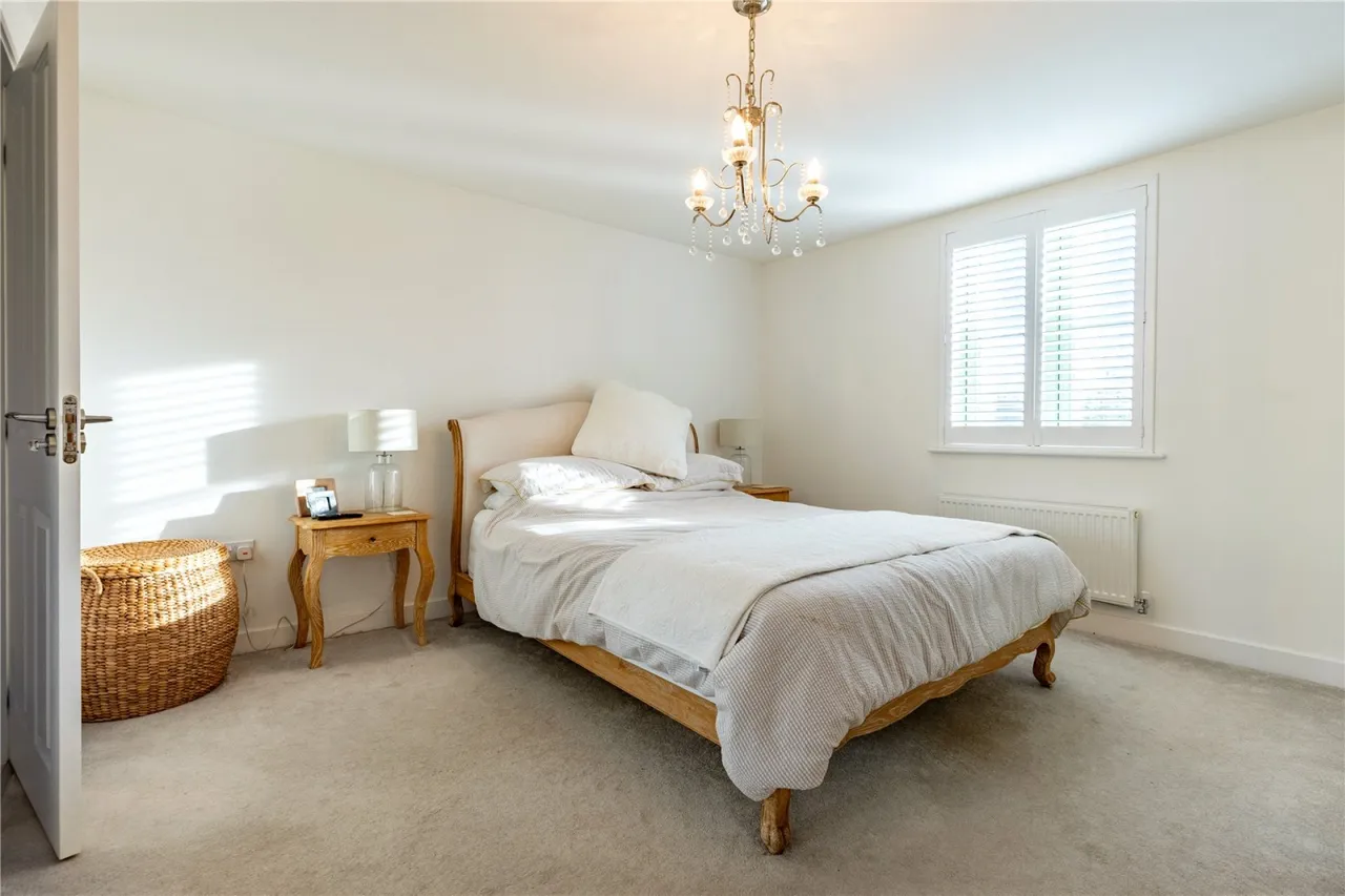 Clappen Close, Cirencester, GL7, photo 11