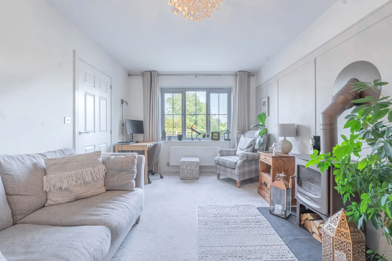 Stapleford Avenue, Fradley, Lichfield, WS13 8TZ, photo 5