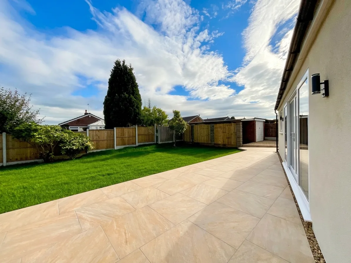Heather Crescent, Stoke-On-Trent, ST3, photo 35