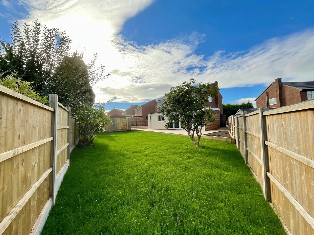 Heather Crescent, Stoke-On-Trent, ST3, photo 39