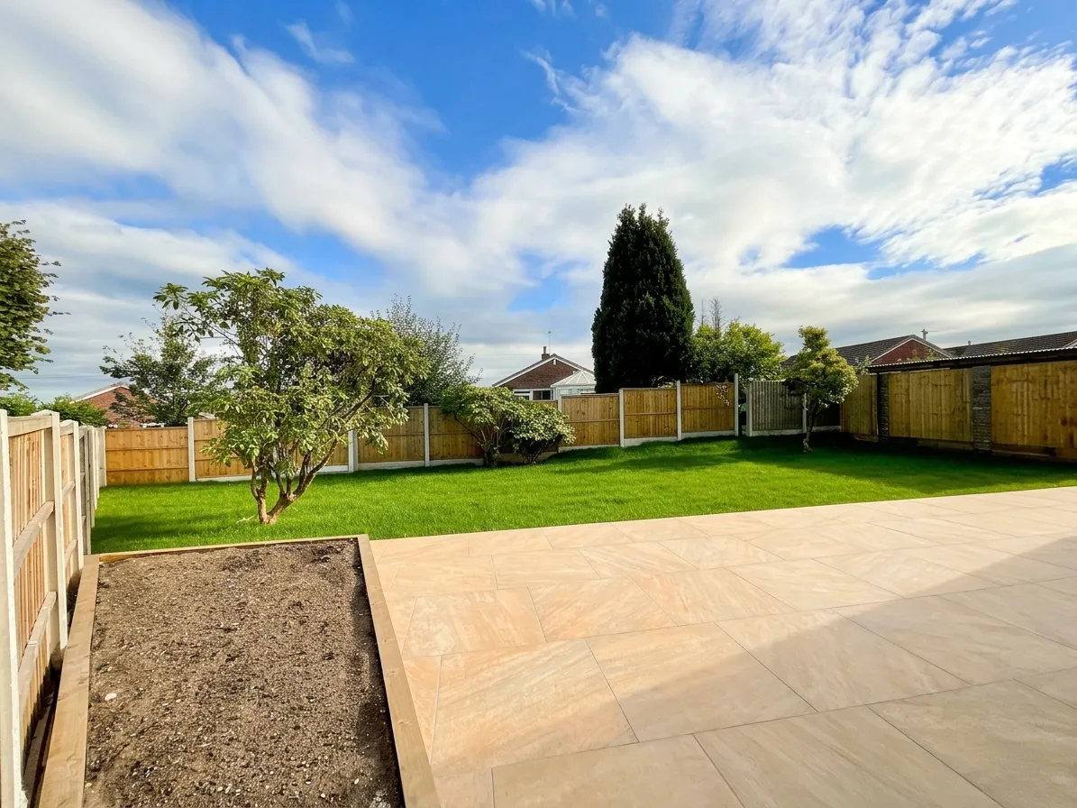 Heather Crescent, Stoke-On-Trent, ST3, photo 37