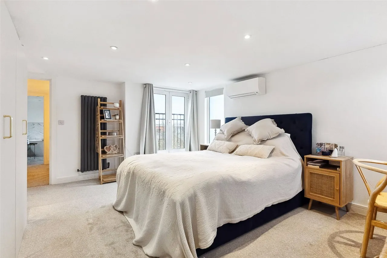 Percy Road, Hampton, TW12 2HW, photo 13