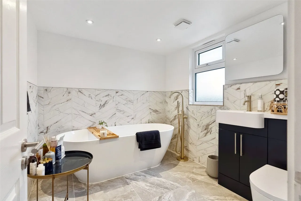 Percy Road, Hampton, TW12 2HW, photo 12