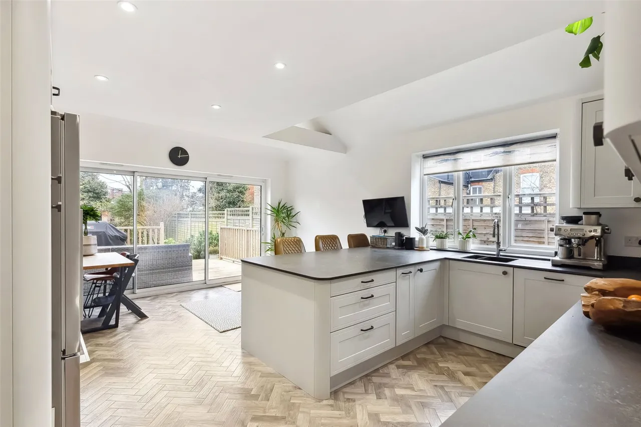 Percy Road, Hampton, TW12 2HW, photo 3