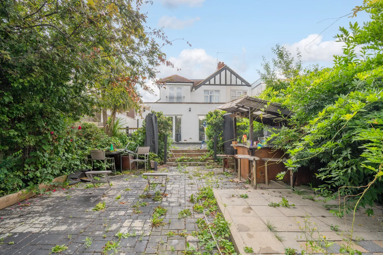 70 Mayday Gardens, London, photo 6