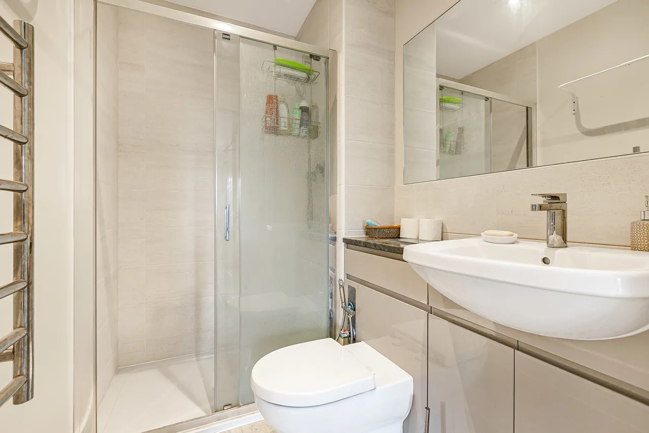 Gatehouse Close, Ashford, TW15, photo 6