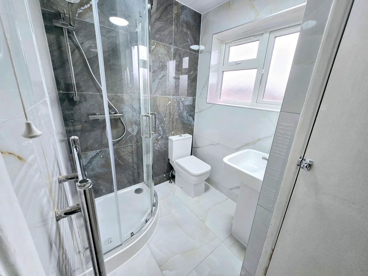 Canford Avenue, Northolt, UB5, photo 8