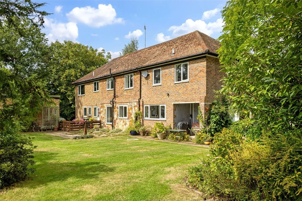 Stall House Lane, North Heath, RH20, photo 10