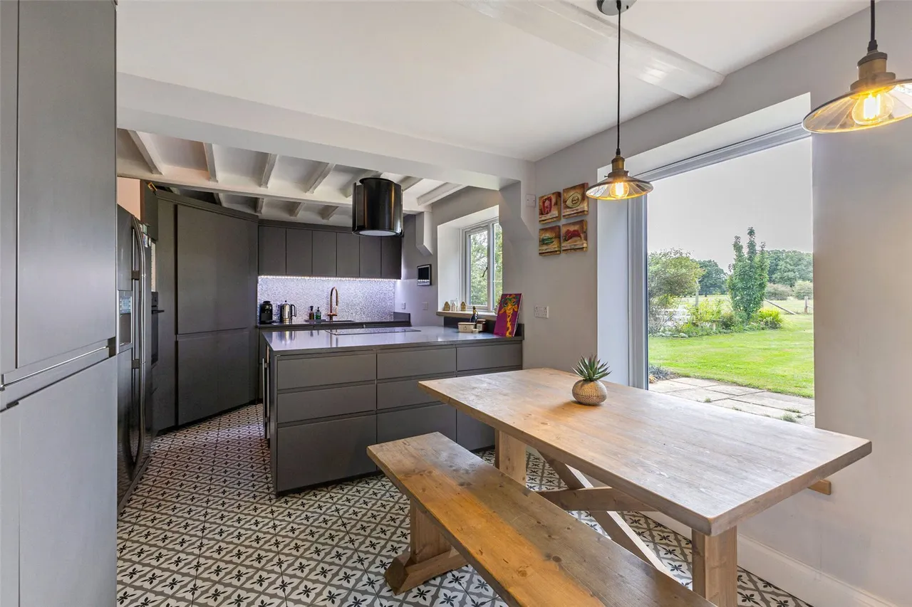 Stall House Lane, North Heath, RH20, photo 2