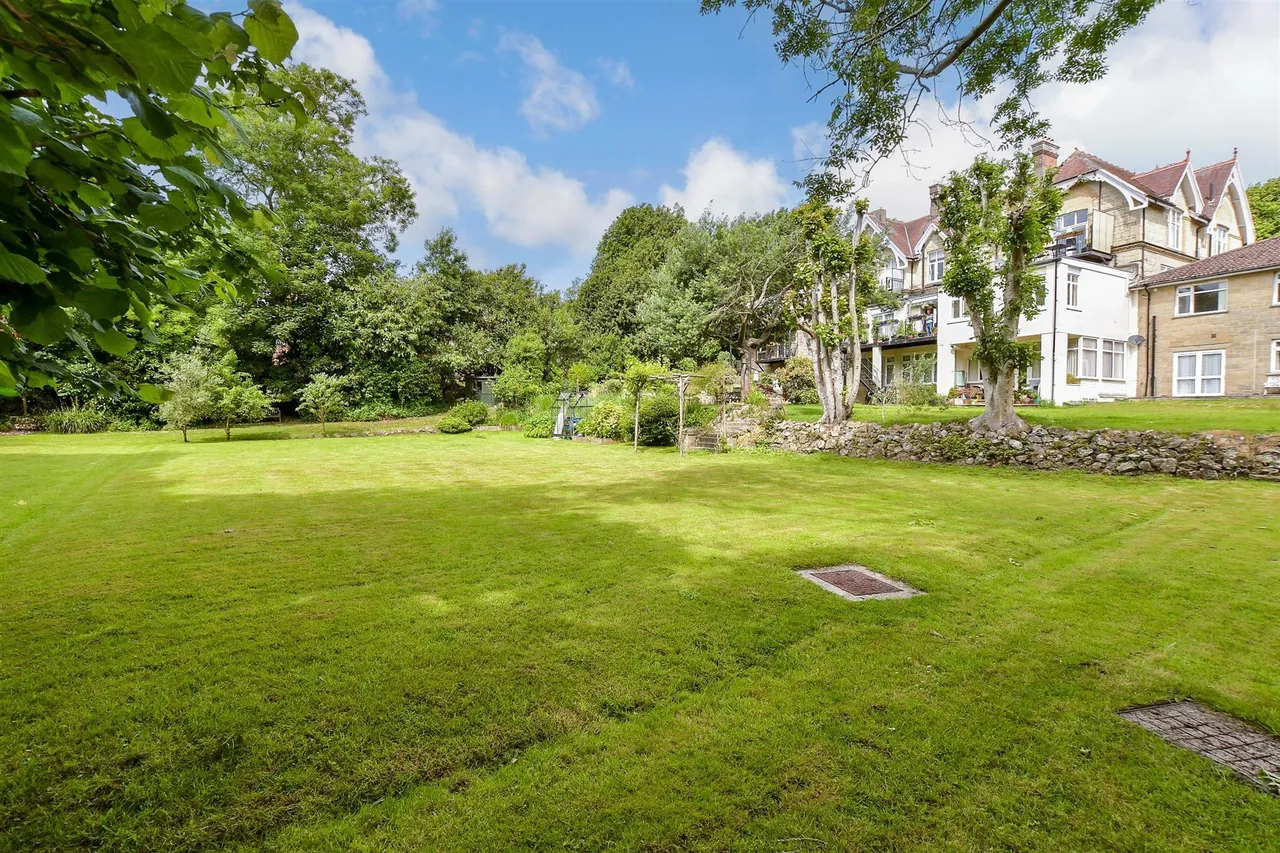 Victoria Avenue, Shanklin, PO37, photo 11