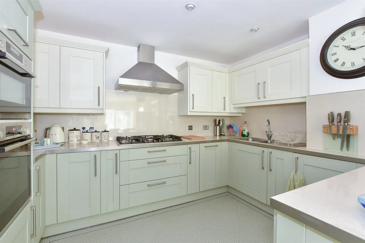 Victoria Avenue, Shanklin, PO37, photo 3