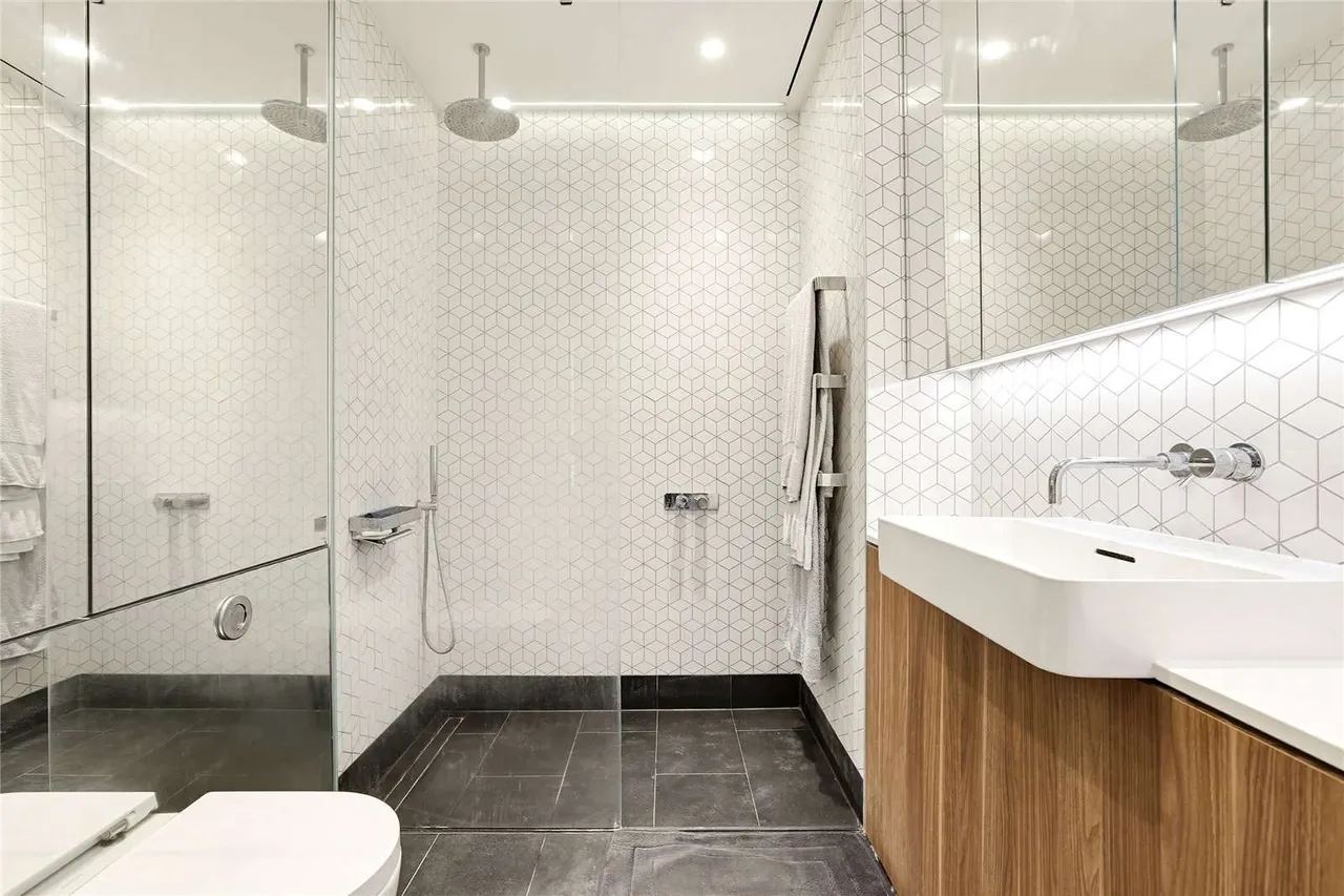 Wood Crescent, London, W12 7GP, photo 9